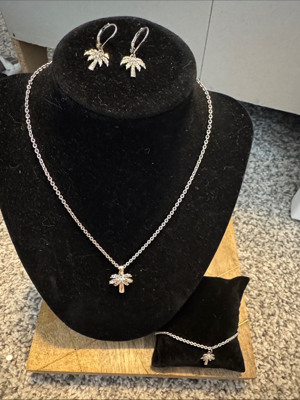 Cookie Lee Silver Palm Tree Jewelry Set